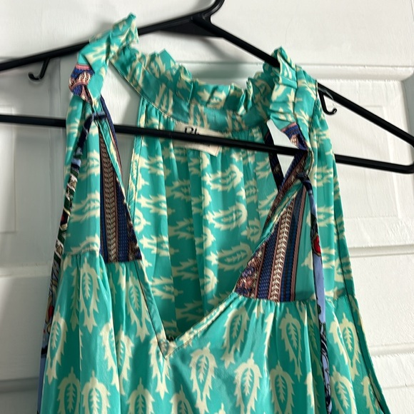 Dress made in India beautiful detail - Picture 2 of 3